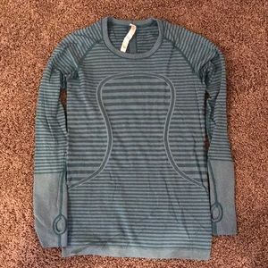 Lululemon running shirt